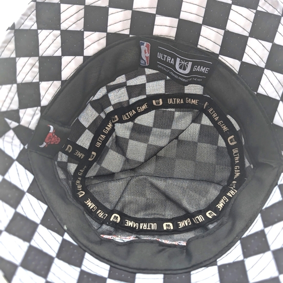 Officially NBA Chicago Bulls Checkered Bucket Hat - Picture 4 of 8